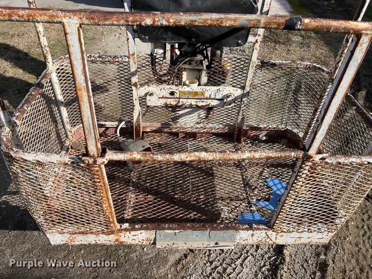 image for item ID9338 1996 Snorkelift ATB-60  boom lift