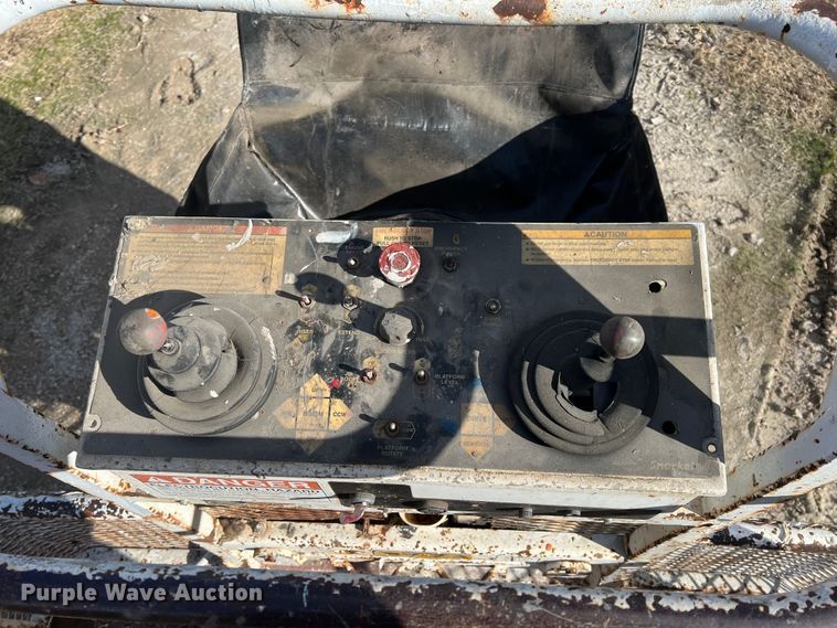 image for item ID9338 1996 Snorkelift ATB-60  boom lift