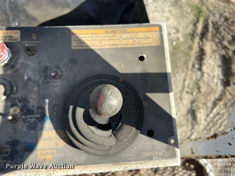 image for item ID9338 1996 Snorkelift ATB-60  boom lift