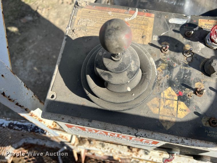 image for item ID9338 1996 Snorkelift ATB-60  boom lift