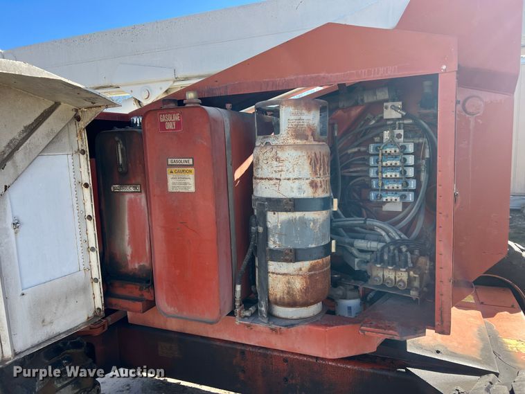 image for item ID9338 1996 Snorkelift ATB-60  boom lift