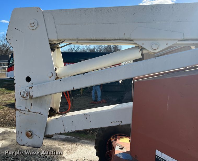 image for item ID9338 1996 Snorkelift ATB-60  boom lift