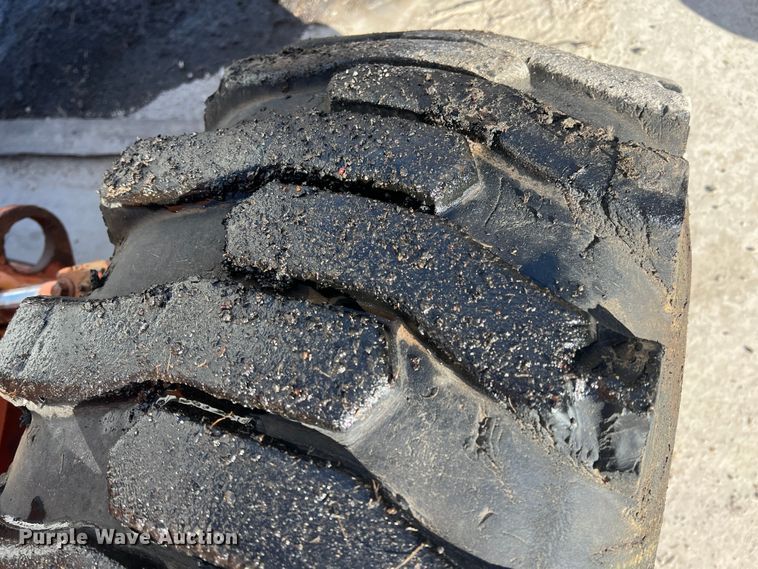 image for item ID9338 1996 Snorkelift ATB-60  boom lift