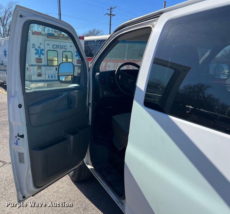 image for item ID9339 2008 Chevrolet Express 3500 LS  van