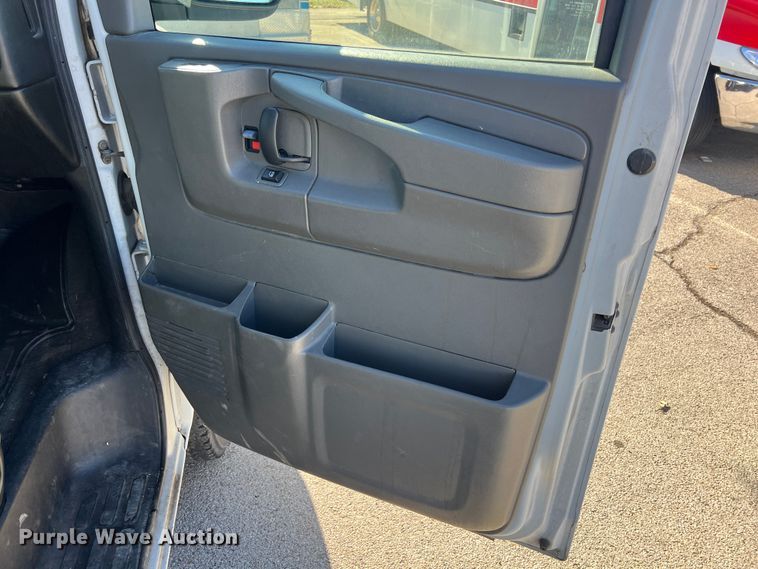 image for item ID9339 2008 Chevrolet Express 3500 LS  van