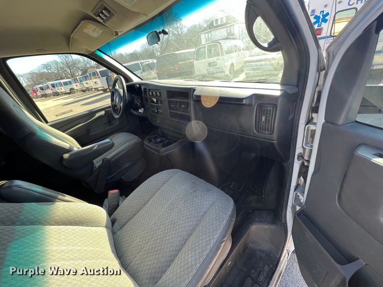 image for item ID9339 2008 Chevrolet Express 3500 LS  van