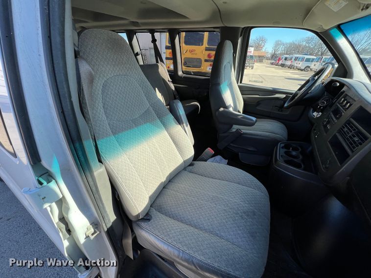 image for item ID9339 2008 Chevrolet Express 3500 LS  van