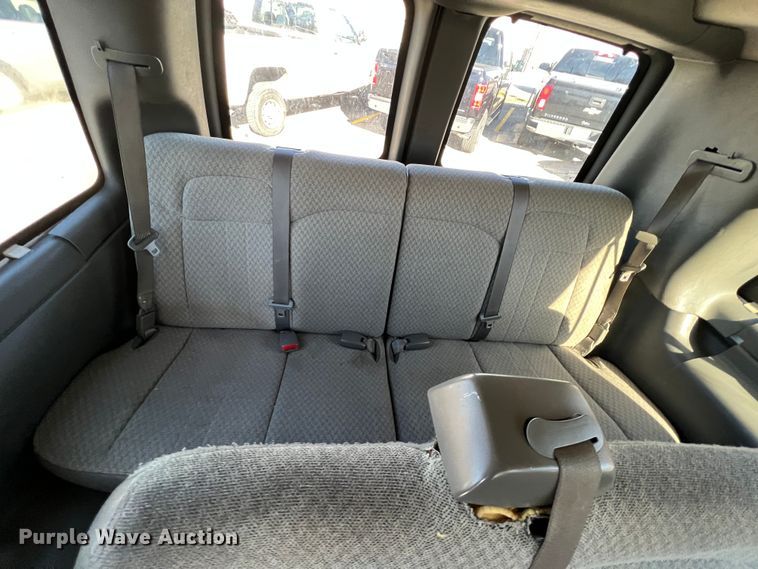 image for item ID9339 2008 Chevrolet Express 3500 LS  van