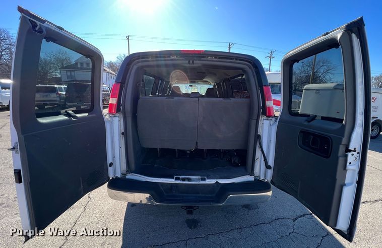 image for item ID9339 2008 Chevrolet Express 3500 LS  van