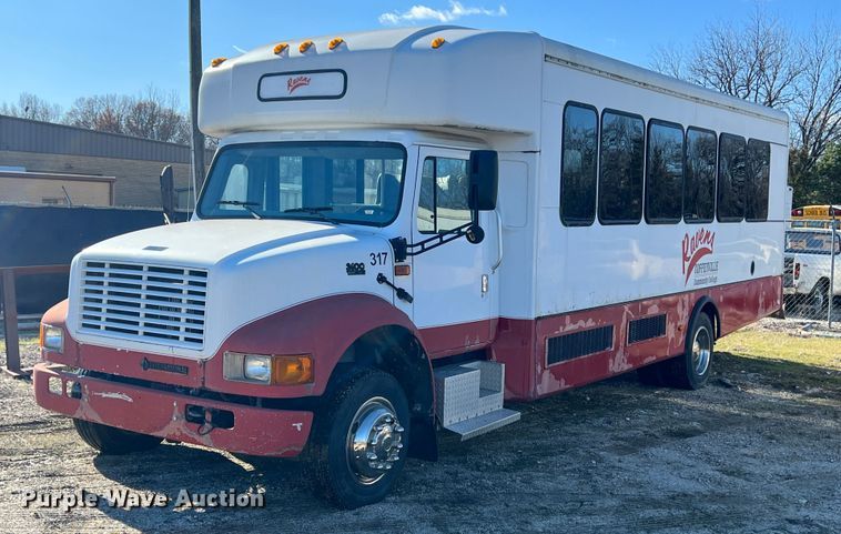 image for item ID9340 2000 International 3400  shuttle bus