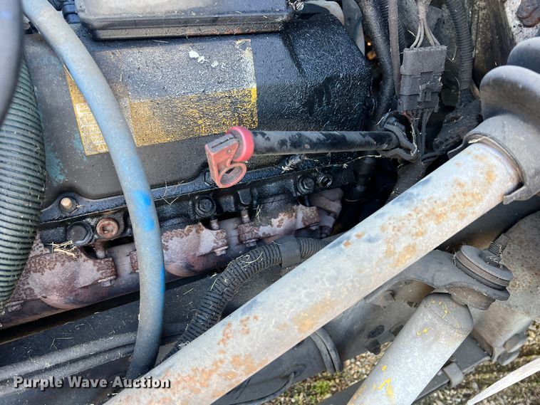 image for item ID9340 2000 International 3400  shuttle bus