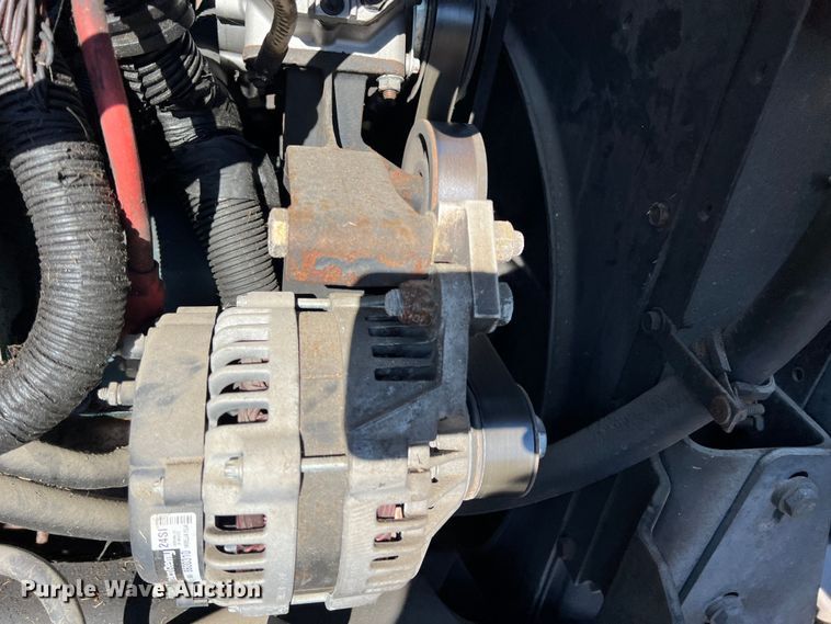 image for item ID9340 2000 International 3400  shuttle bus