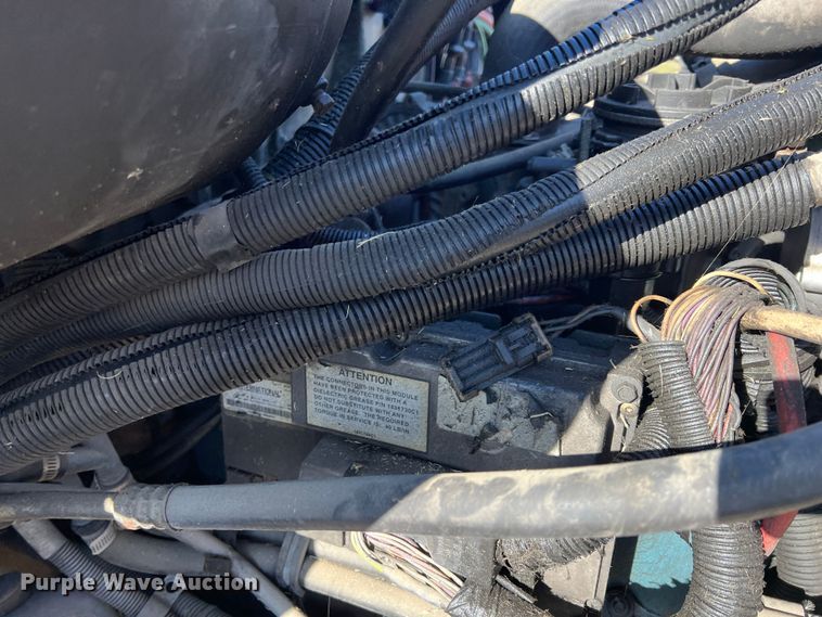 image for item ID9340 2000 International 3400  shuttle bus