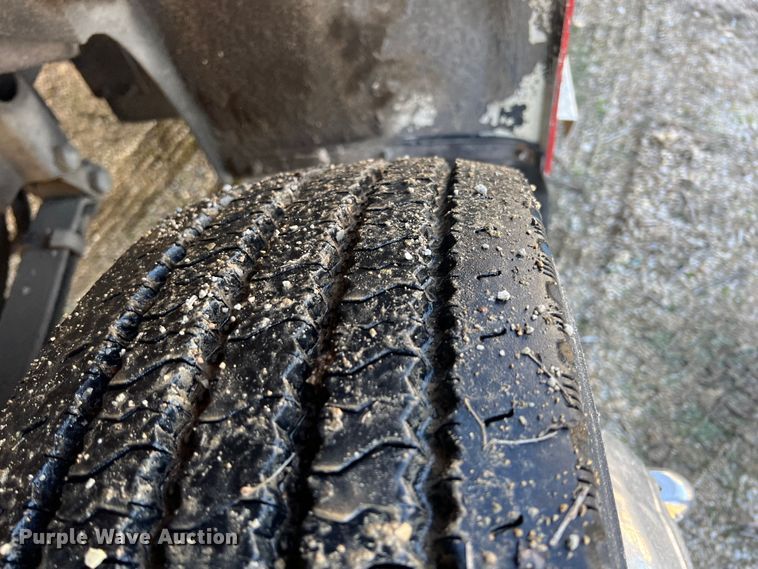 image for item ID9340 2000 International 3400  shuttle bus