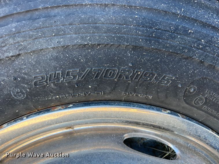 image for item ID9340 2000 International 3400  shuttle bus