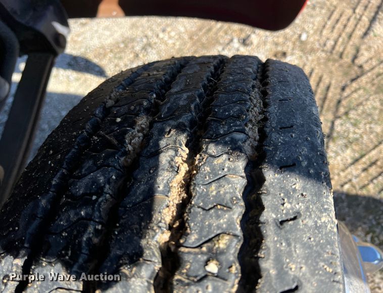 image for item ID9340 2000 International 3400  shuttle bus