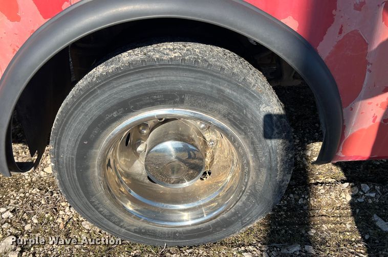 image for item ID9340 2000 International 3400  shuttle bus