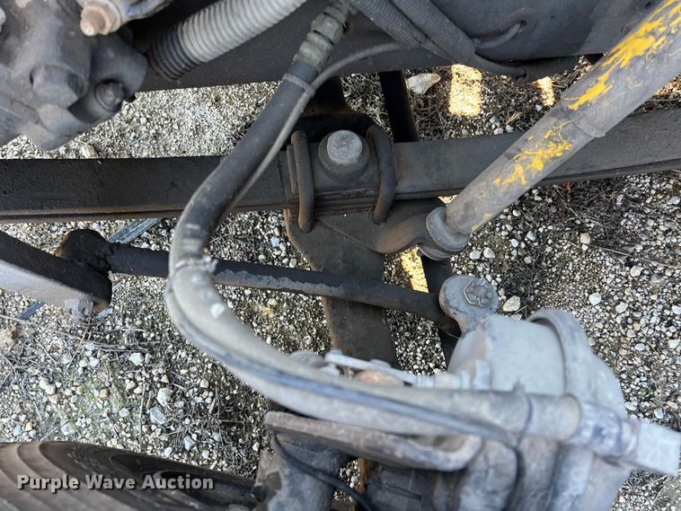 image for item ID9341 2001 International 3400  shuttle bus