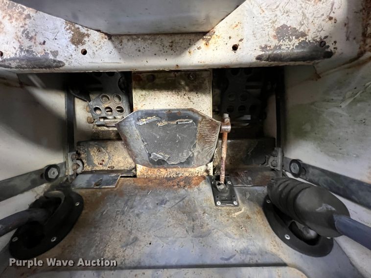 image for item ID9343 Bobcat 743  skid steer loader