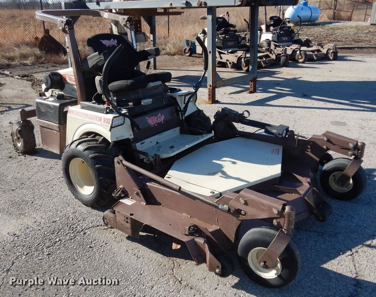 image for item IE9977 Grasshopper 932  ZTR lawn mower