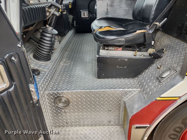 image for item JK9129 1988 Emergency One Protector  pumper fire truck