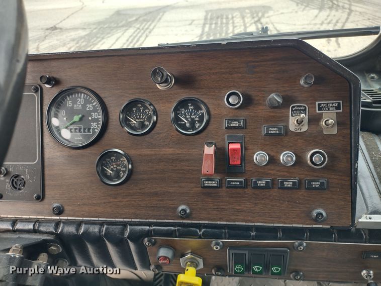 image for item JK9129 1988 Emergency One Protector  pumper fire truck