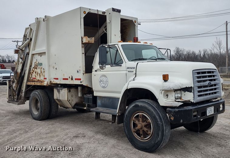 image for item JK9131 1998 Ford F800  refuse truck