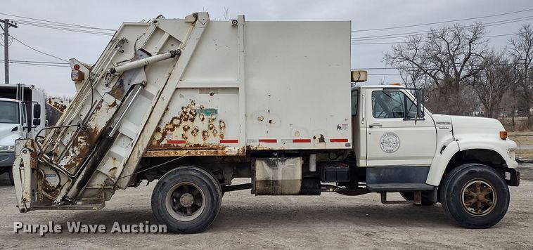 image for item JK9131 1998 Ford F800  refuse truck