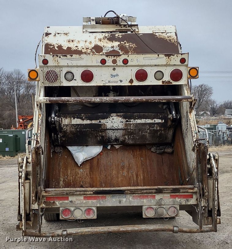 image for item JK9131 1998 Ford F800  refuse truck