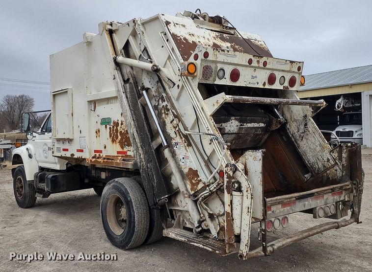 image for item JK9131 1998 Ford F800  refuse truck