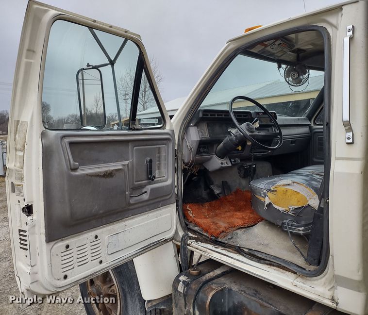 image for item JK9131 1998 Ford F800  refuse truck