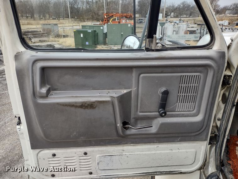 image for item JK9131 1998 Ford F800  refuse truck