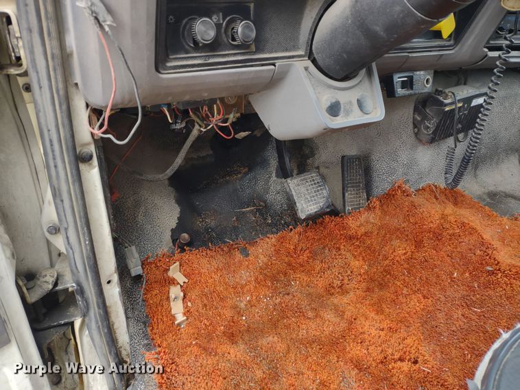 image for item JK9131 1998 Ford F800  refuse truck