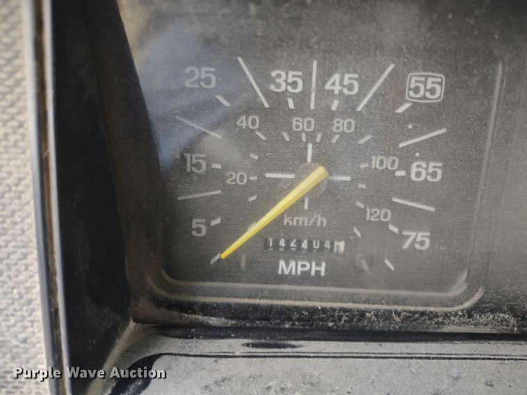 image for item JK9131 1998 Ford F800  refuse truck