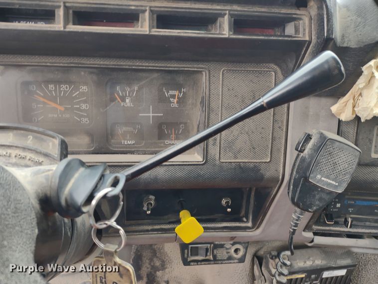 image for item JK9131 1998 Ford F800  refuse truck