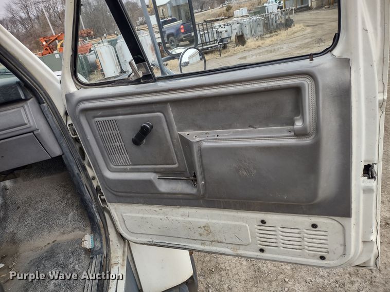 image for item JK9131 1998 Ford F800  refuse truck