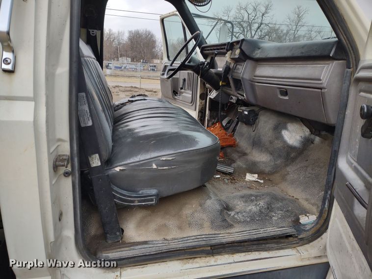 image for item JK9131 1998 Ford F800  refuse truck