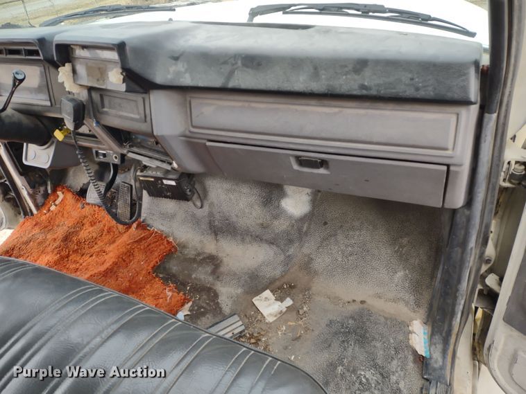 image for item JK9131 1998 Ford F800  refuse truck