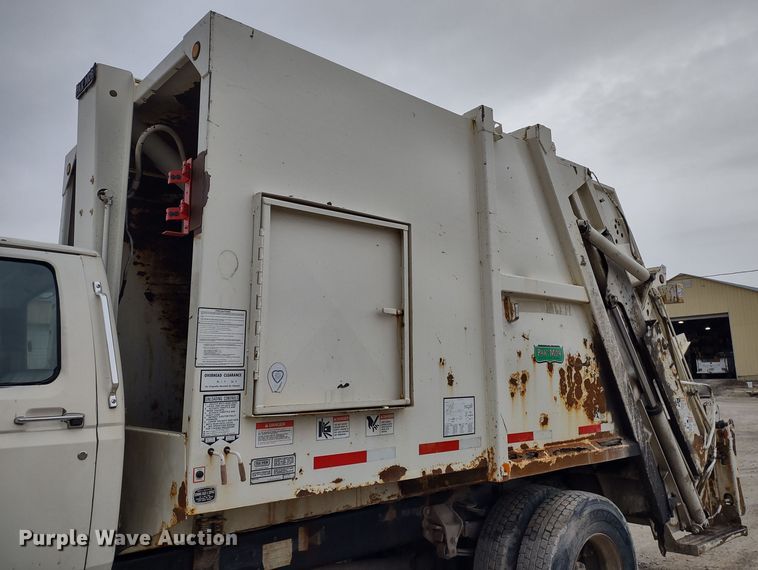 image for item JK9131 1998 Ford F800  refuse truck