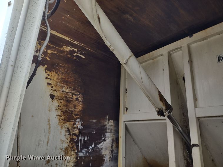 image for item JK9131 1998 Ford F800  refuse truck