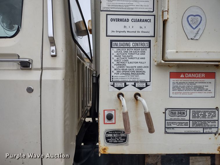 image for item JK9131 1998 Ford F800  refuse truck