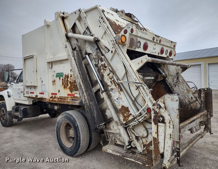 image for item JK9131 1998 Ford F800  refuse truck
