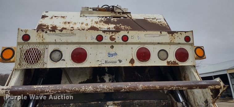 image for item JK9131 1998 Ford F800  refuse truck