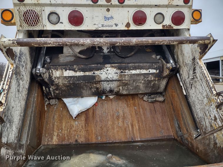 image for item JK9131 1998 Ford F800  refuse truck