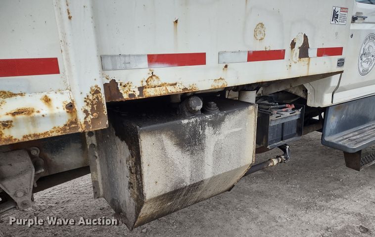 image for item JK9131 1998 Ford F800  refuse truck