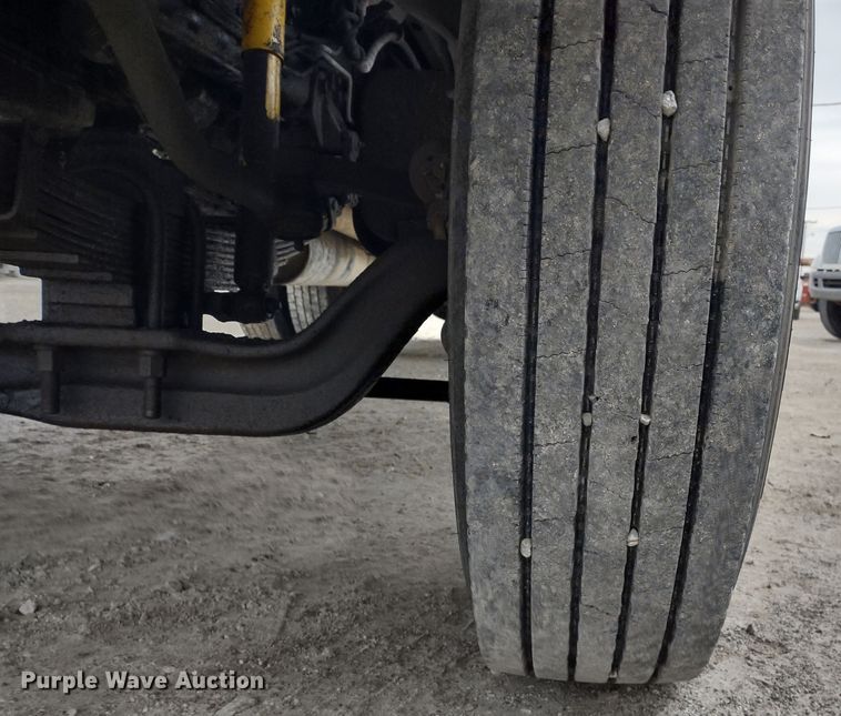 image for item JK9131 1998 Ford F800  refuse truck