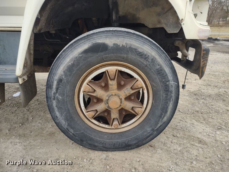 image for item JK9131 1998 Ford F800  refuse truck