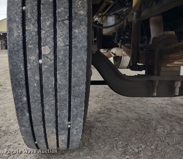 image for item JK9131 1998 Ford F800  refuse truck