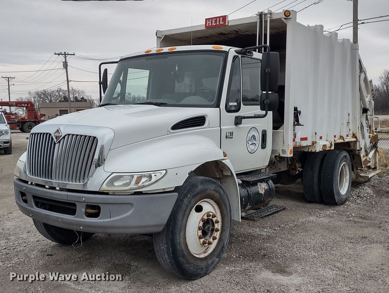 image for item JK9132 2006 International 4200  refuse truck
