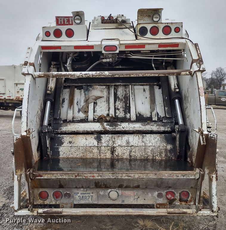 image for item JK9132 2006 International 4200  refuse truck